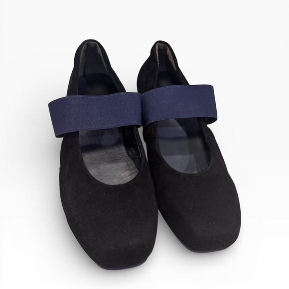 Think! Shoes - Think Black suede Mary Jane’s with navy elastic strap, 8.5, slightly wide, sharp